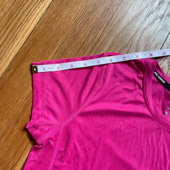 Nike Running, Dri-Fit Workout/Running Top, Women's Size M - Picture 8 of 8